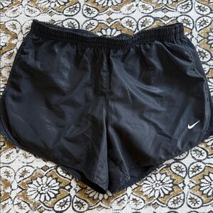 Nike Girls XL Black Athletic Running Shorts with inner lining and hidden pocket